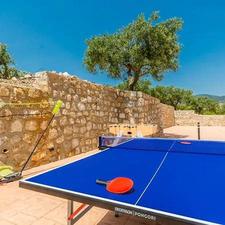 Chalet Recently Built Holiday El Limonar La Herradura (Granada)