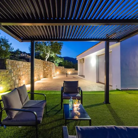 Chalet Recently Built Holiday El Limonar La Herradura (Granada)